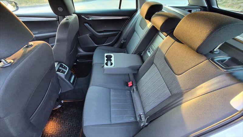 Škoda Octavia 1,5 TSI 110Kw STYLE ČR DPH - fotka 10 z 23