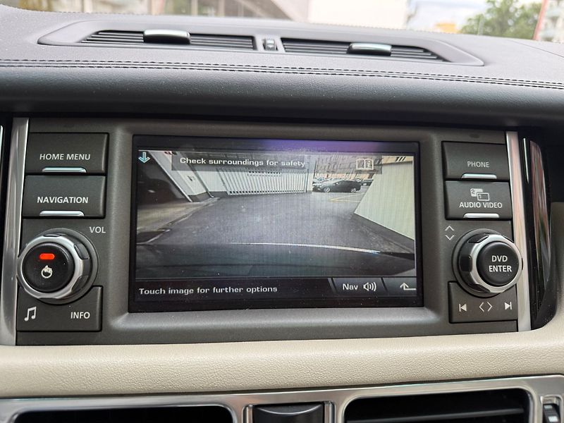 Land Rover Range Rover (2012) 4.4 TDV8 Vogue - fotka 18 z 27