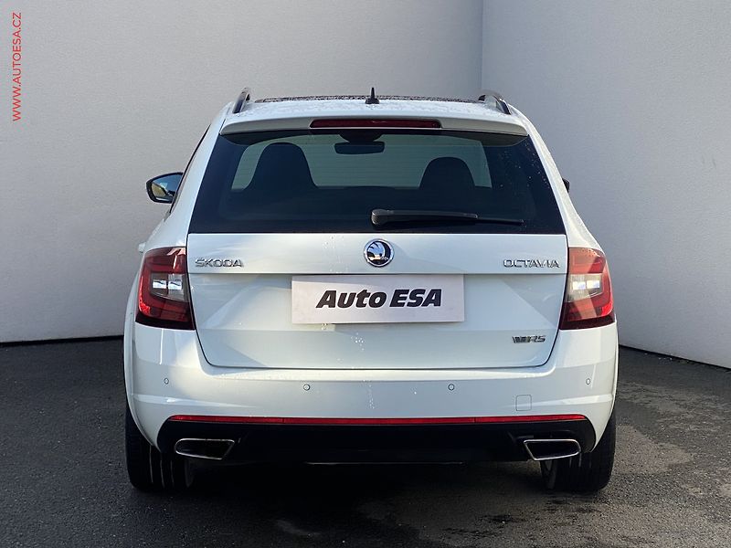 Škoda Octavia (2017) 2.0TDi, RS, LED, panor - fotka 5 z 19