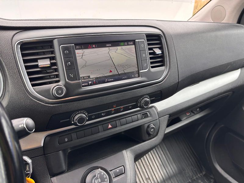 Toyota ProAce Verso 2.0 D-4D L0 Shuttle AT - fotka 17 z 22