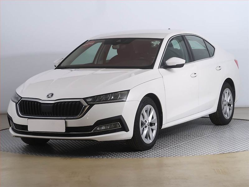 Škoda Octavia (2021) Ambition 2.0 TDI, Automat, ČR - fotka 2 z 20