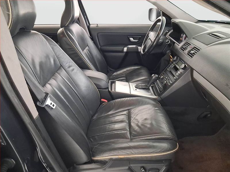 Volvo XC90 (2010) D5, 4X4, Automat, 7 míst - fotka 9 z 21