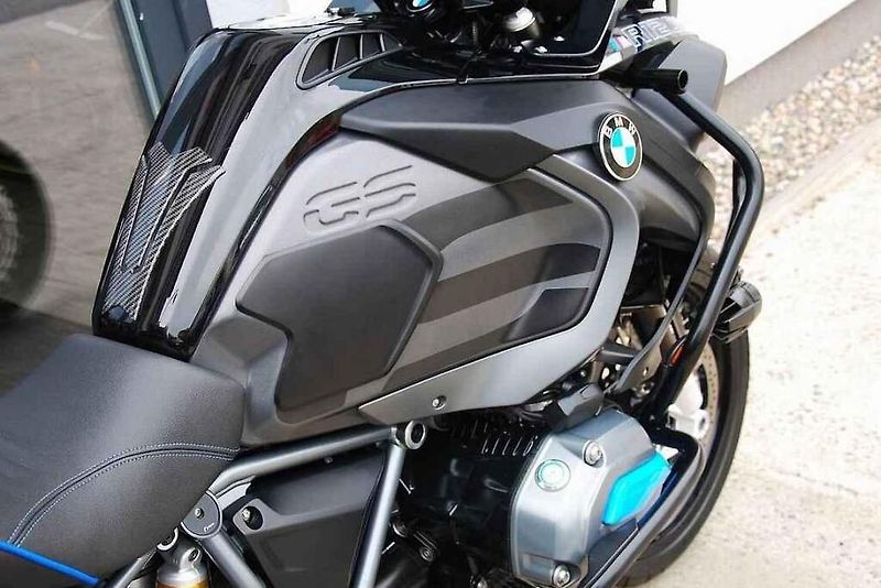 Ojetá motorka BMW R 1200 GS Adventure.