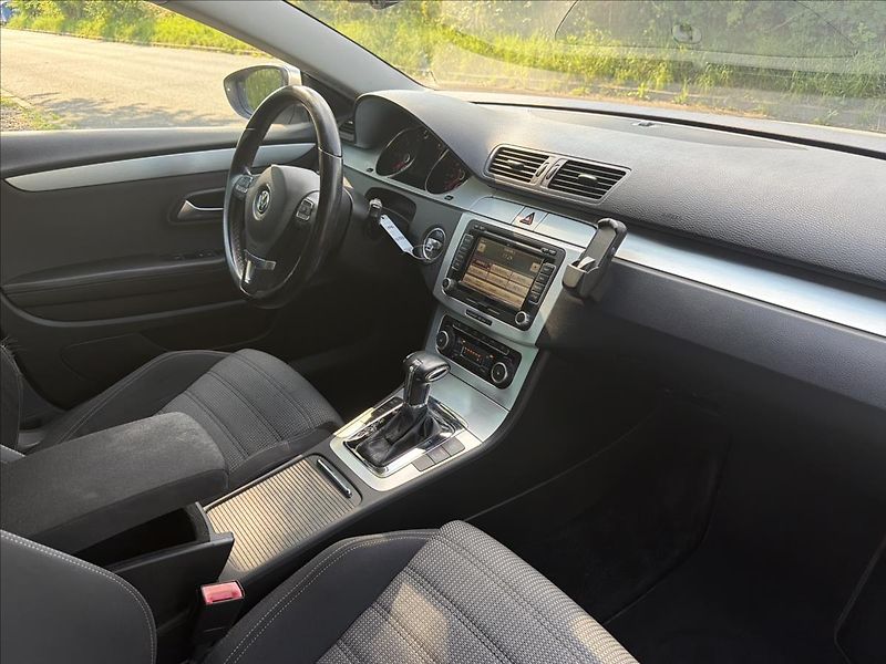 Volkswagen Passat CC 2,0 TDi 125 Kw DSG - fotka 9 z 18