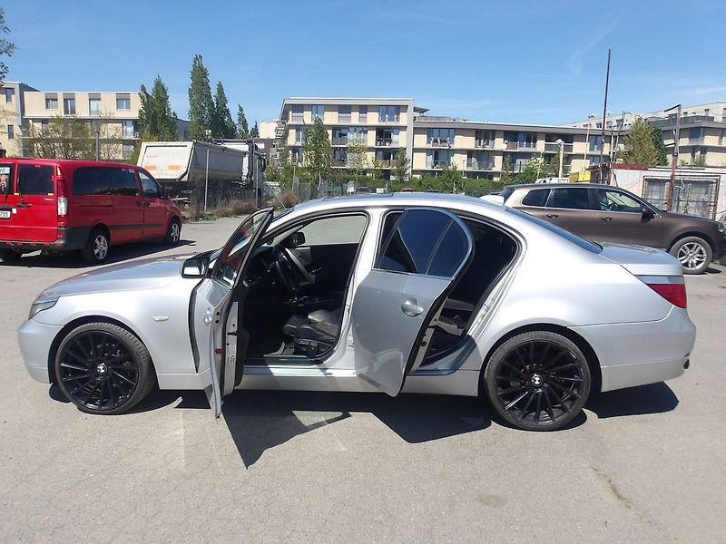 BMW Řada 5 Xi 4x4 AUT ! - fotka 12 z 27