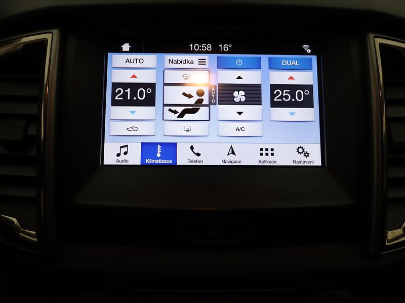 Ford Ranger 2,0 TDCi 125kW XLT CZ DPH Tažn - fotka 16 z 28