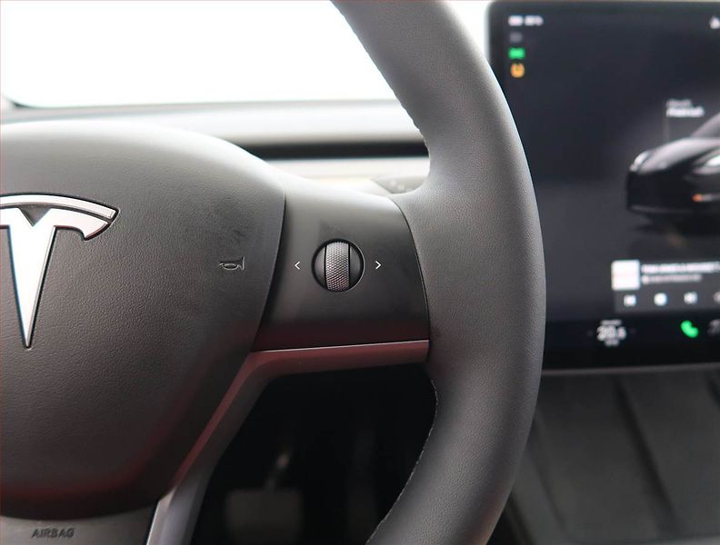 Tesla Model Y (2022) Long Range AWD 79kWh, SoH 92% - fotka 16 z 33