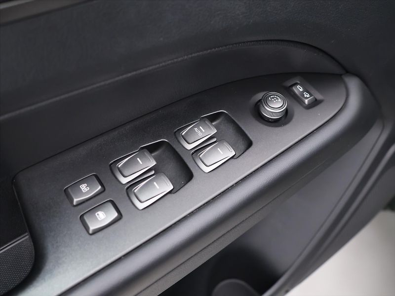 SsangYong Musso 2,2 e-XDI 148kW Premium 4WD TZ - fotka 13 z 29