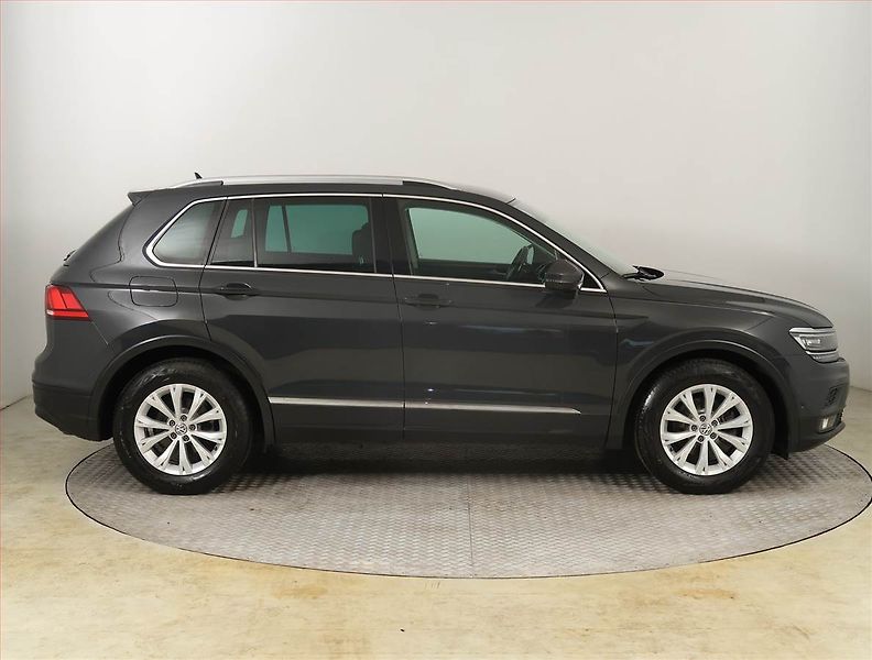 Volkswagen Tiguan (2018) 1.4 TSI - fotka 6 z 22