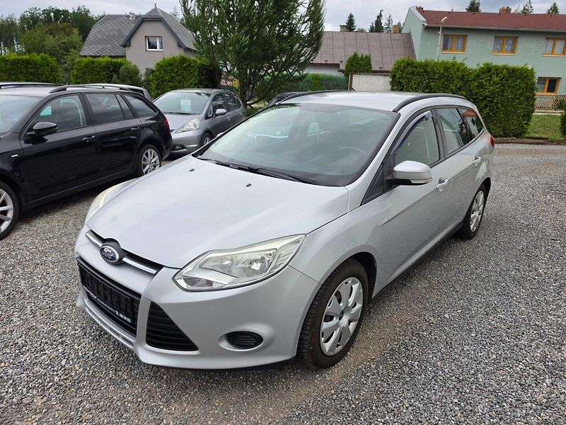 Ford Focus (2012) 1.6 16V Serviska,Tažné - fotka 7 z 20