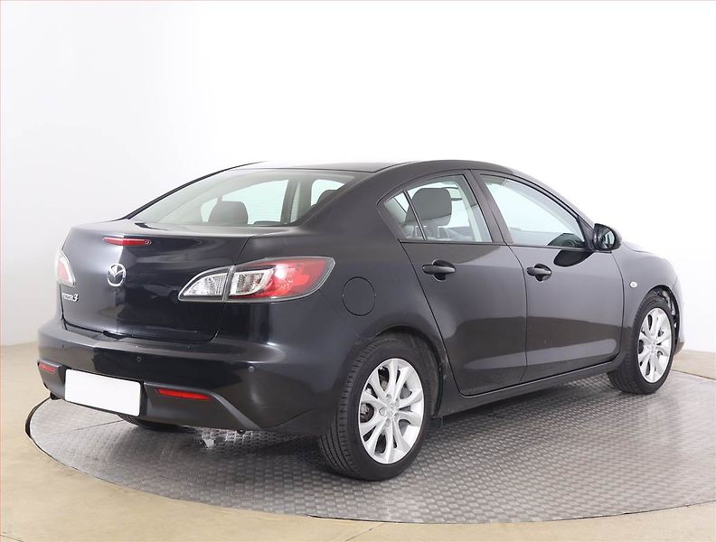 Mazda 3 (2010) 1.6, Tempomat, Vyhř. sedaček - fotka 5 z 16