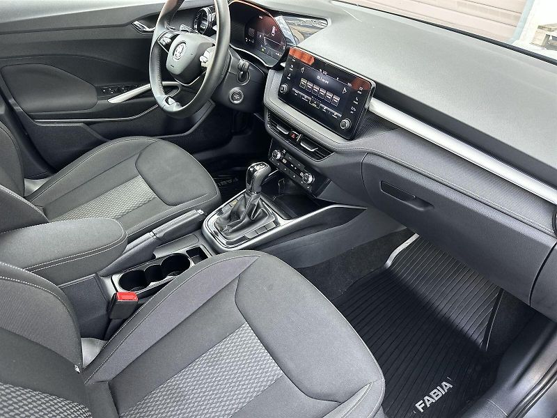Škoda Fabia (2024) 1.0 TSI DSG Top Selection - fotka 10 z 31