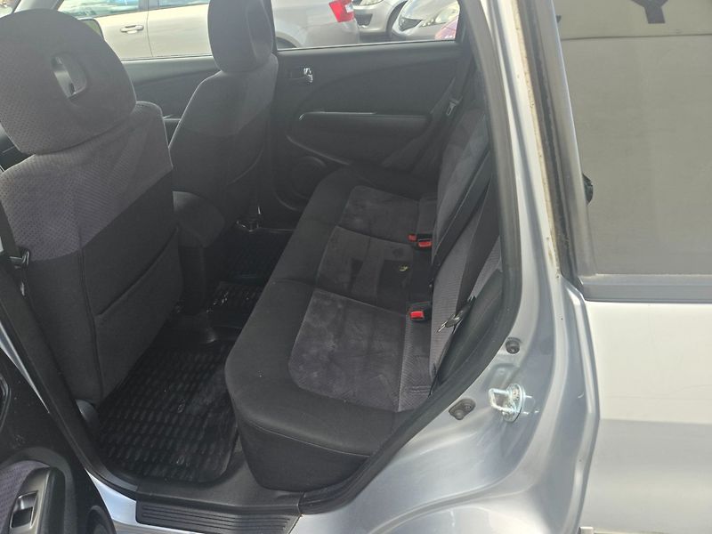 Mitsubishi Outlander (2005) 2.4 i 4x4 - fotka 28 z 28
