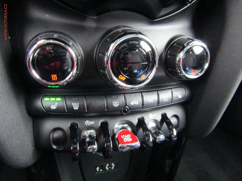 Mini Cooper (2017) 1.5i, LED, výhřev sed. - fotka 13 z 17