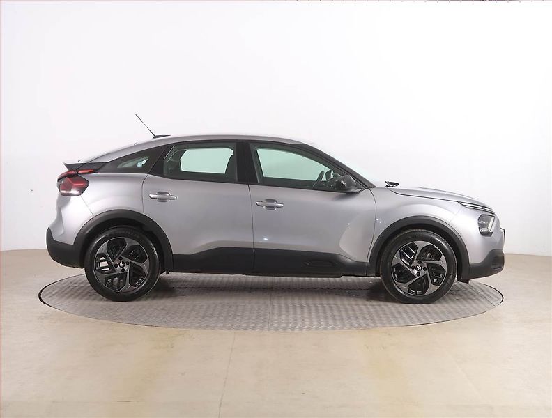 Citroën C4 (2023) Feel 1.2 PureTech, Automat - fotka 6 z 18