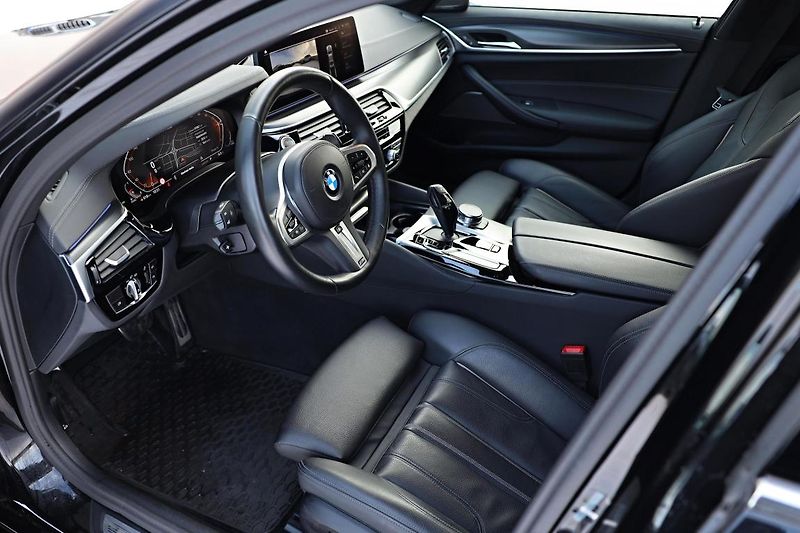 BMW Řada 5 540d xDrive - fotka 8 z 16