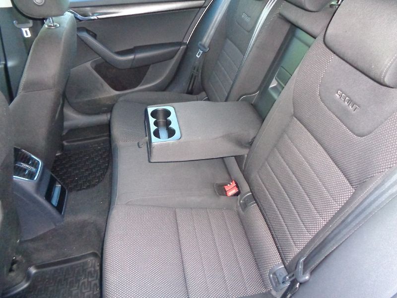 Škoda Octavia Combi SCOUT 2.0 TDI DSG 4x4  1 - fotka 20 z 25