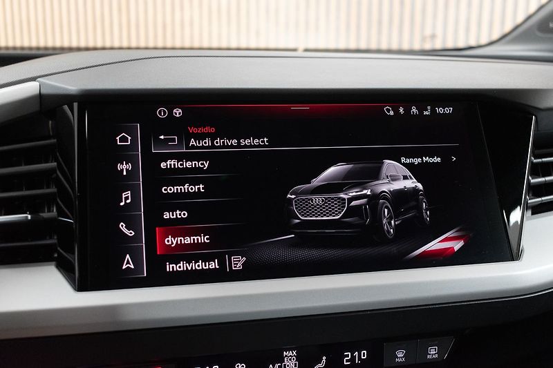 Audi Q4 e-tron 45*82kWH*QUATTRO*SoH92%*ČR 1.M - fotka 32 z 46