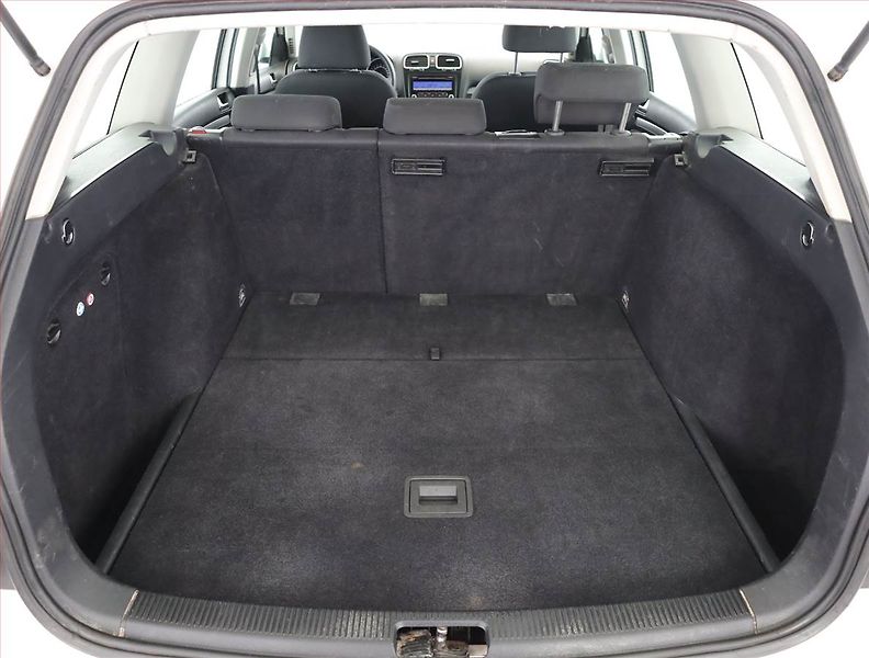 Volkswagen Golf (2010) 1.6 TDI, jezdí výborně - fotka 17 z 17