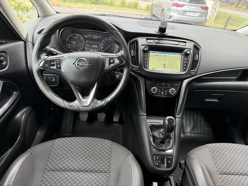 Opel Zafira 2.0 - fotka 6 z 10