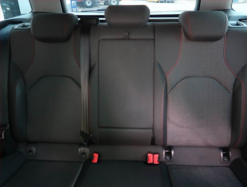 Seat Leon (2015) 2.0 TDI FR, Automat, Navi - fotka 10 z 19