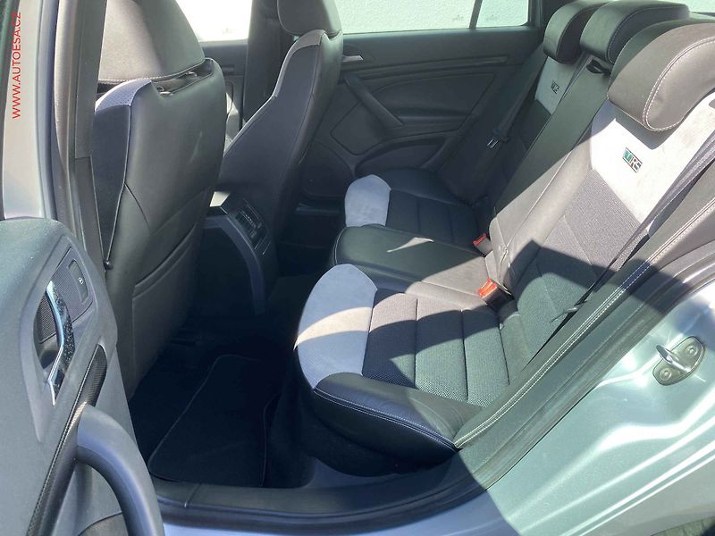 Škoda Octavia (2013) 2.0 TDi, RS, xenon, AC - fotka 10 z 17