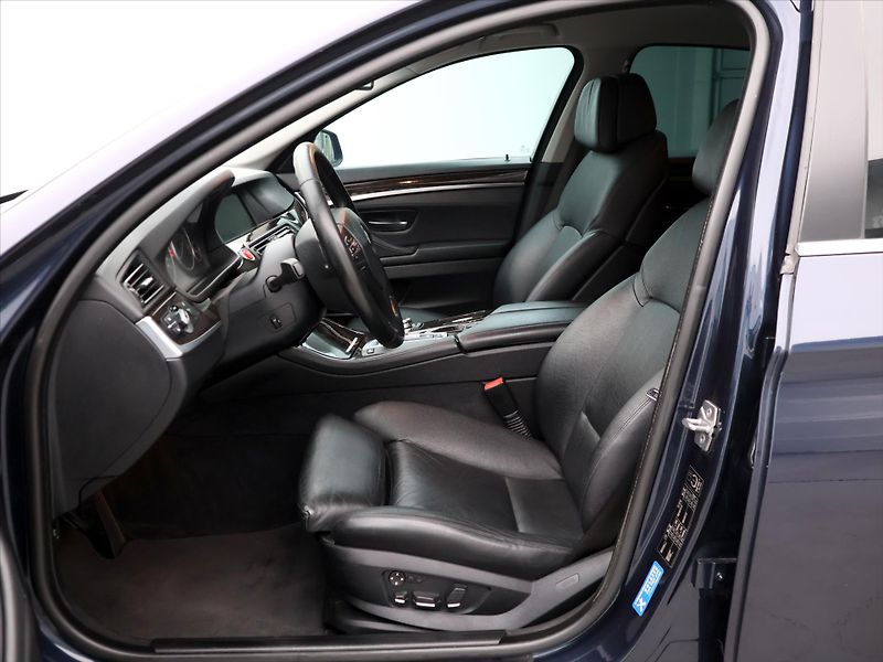 BMW Řada 5 3,0 535i 225kW Aut.klima Kůže - fotka 10 z 41