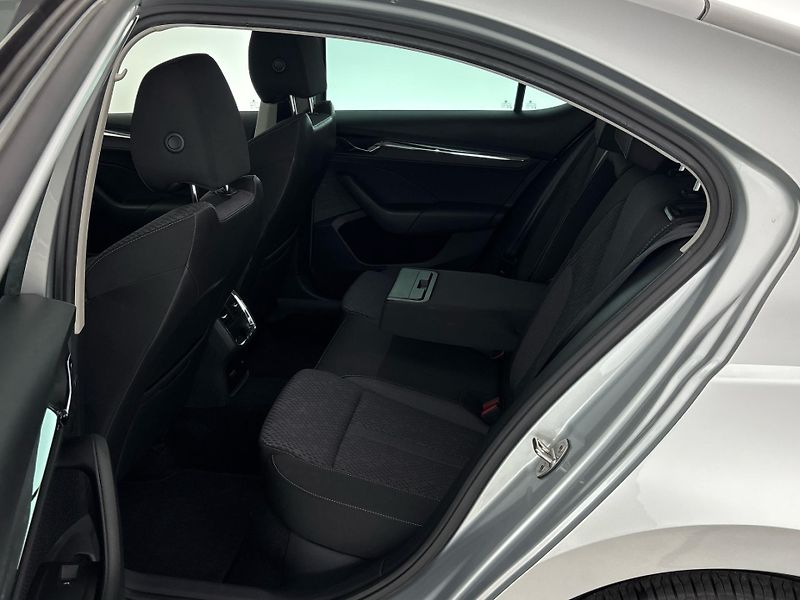 Škoda Octavia Style DSG - fotka 8 z 28