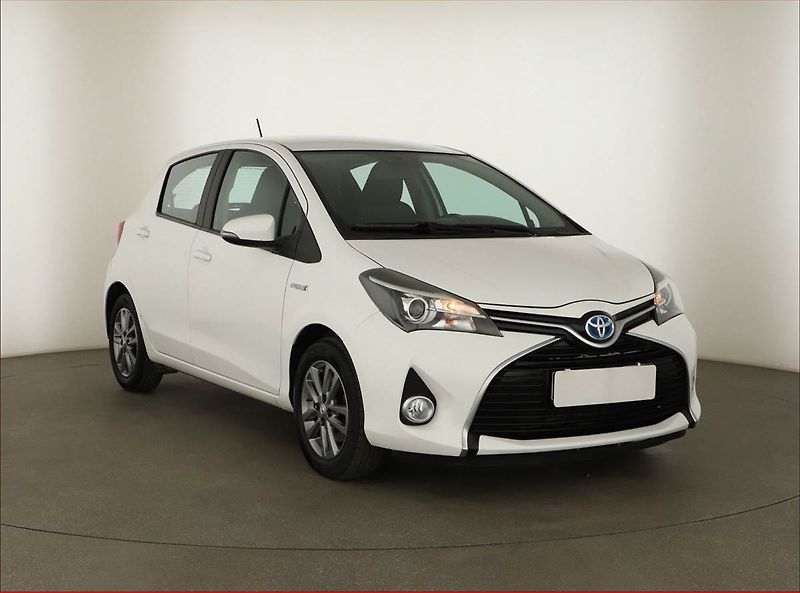 Toyota Yaris (2015) 1.5 Hybrid, Automat, Tempomat - fotografie inzerátu
