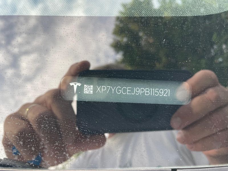 Tesla Model Y RWD 235kw 95,0 % - fotka 38 z 40