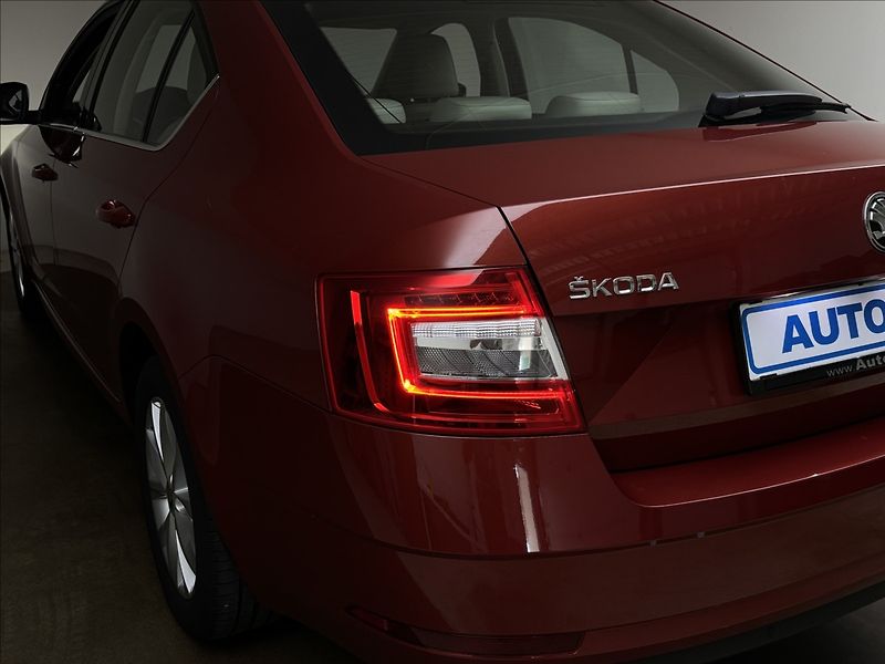 Škoda Octavia 1,4 DSG LED CANTON KŮŽE NAVI - fotka 42 z 44