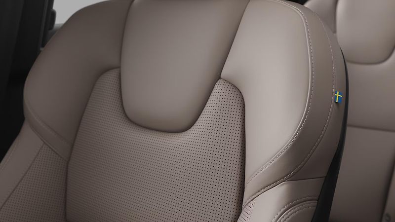 Volvo XC90 (2026) T8 AWD Plug-in DARK PLUS 7m - fotka 8 z 11