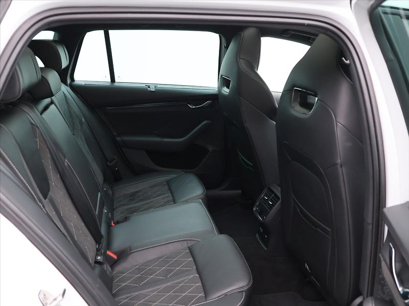 Škoda Octavia 2,0 TSI 180kW DSG RS 1.Maj - fotka 14 z 40