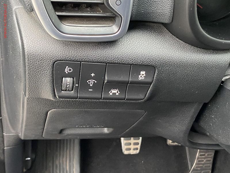 Kia Sportage (2016) 2.0 CRDi, GT Line, panor - fotka 14 z 20