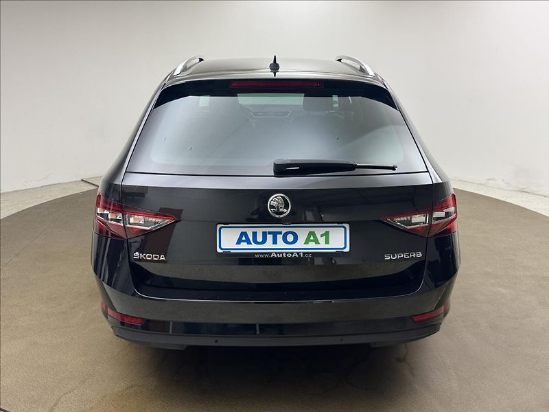 Škoda Superb 2,0 TDi 110kW L&K DPH ACC DCC - fotka 5 z 56