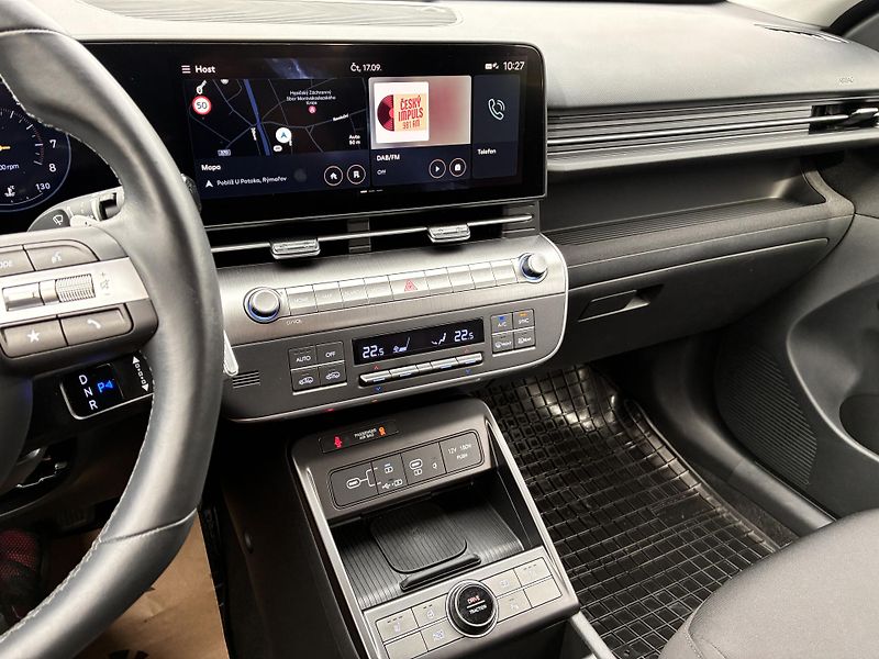 Hyundai Kona 1.0-88KW,AUTOMAT REZERVACE - fotka 23 z 34