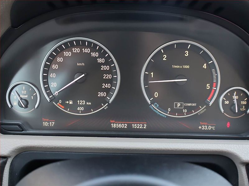 BMW Řada 5 (2010) 530d GT, Automat, Kůže, Navi - fotka 11 z 26