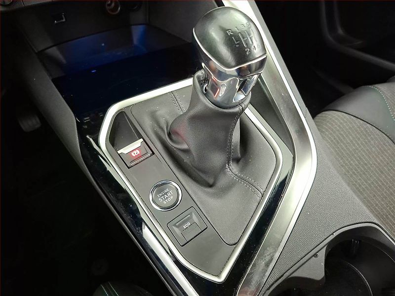 Peugeot 5008 (2024) PureTech 130 - fotka 18 z 19