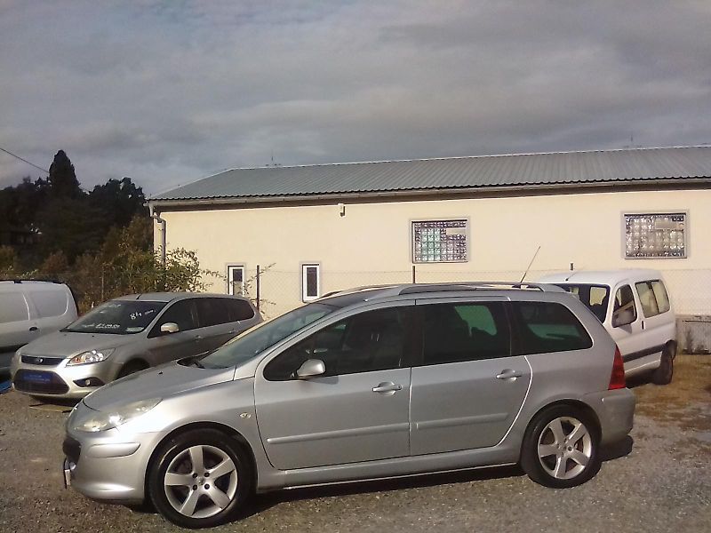 Peugeot 307 (2007) 2.0i 16V  SW , závěs - fotka 3 z 33