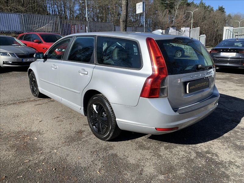 Volvo V50 2,0 D - fotka 6 z 17