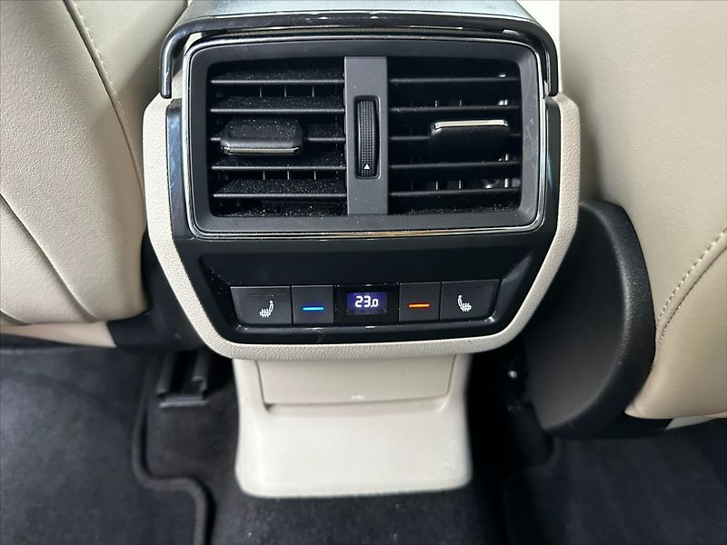 Škoda Kodiaq 2,0 FSI 158kW-4x4-CZ-servis-vý - fotka 18 z 51