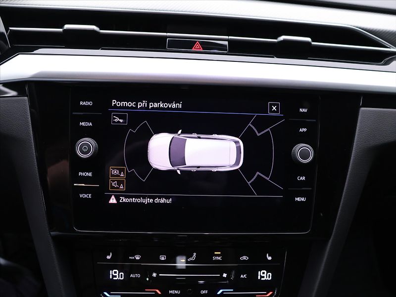 Volkswagen Arteon 2,0 TSI 206 kW R-Line 4M DPH C - fotka 24 z 35