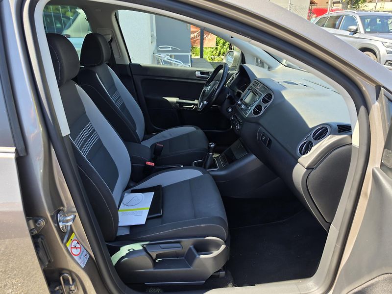 Volkswagen Golf Plus 2.0 TDI Life TZ - fotka 14 z 16