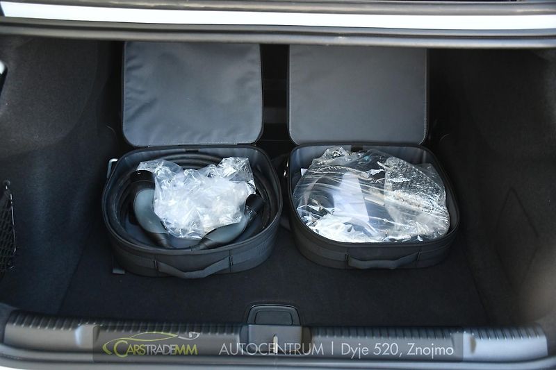Mercedes-Benz EQE 350 VZDUCH 4MATIC - fotka 22 z 52