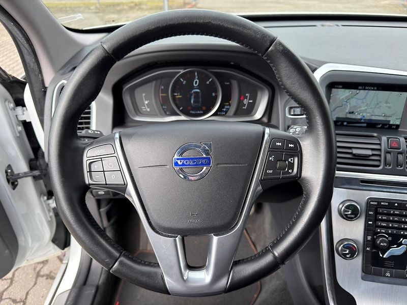 Volvo XC60 2.0 D3 110 kW OCEAN RACE - fotka 13 z 19