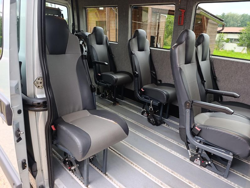 Opel Movano (2009) 2.5 CDTI 9míst - fotka 15 z 28