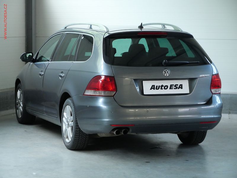 Volkswagen Golf (2011) 2.0TDi, AC, park.čidla - fotka 6 z 19
