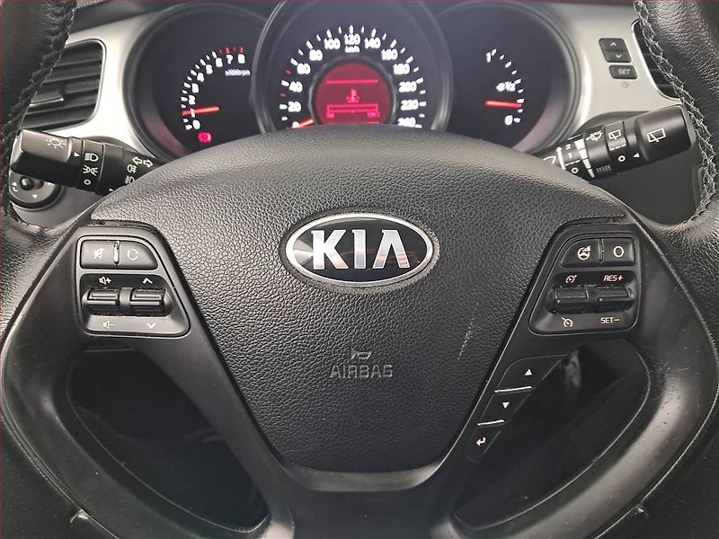 Kia Ceed (2013) 1.6 GDI, ČR,1.maj, Serv.kniha - fotka 16 z 16
