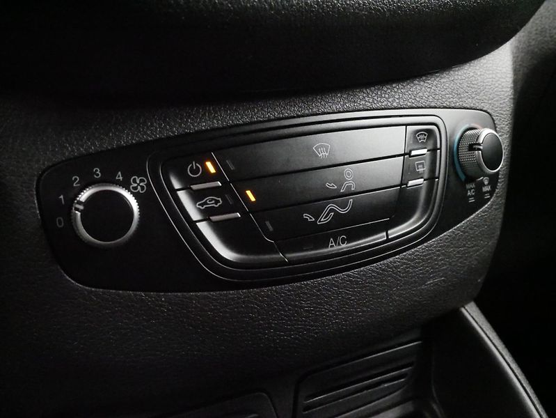 Ford Tourneo - fotka 18 z 22