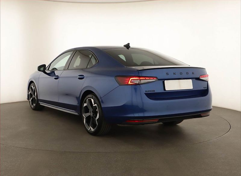 Škoda Superb (2025) 2.0 TSI, SPORTLINE, 4X4 - fotka 4 z 20